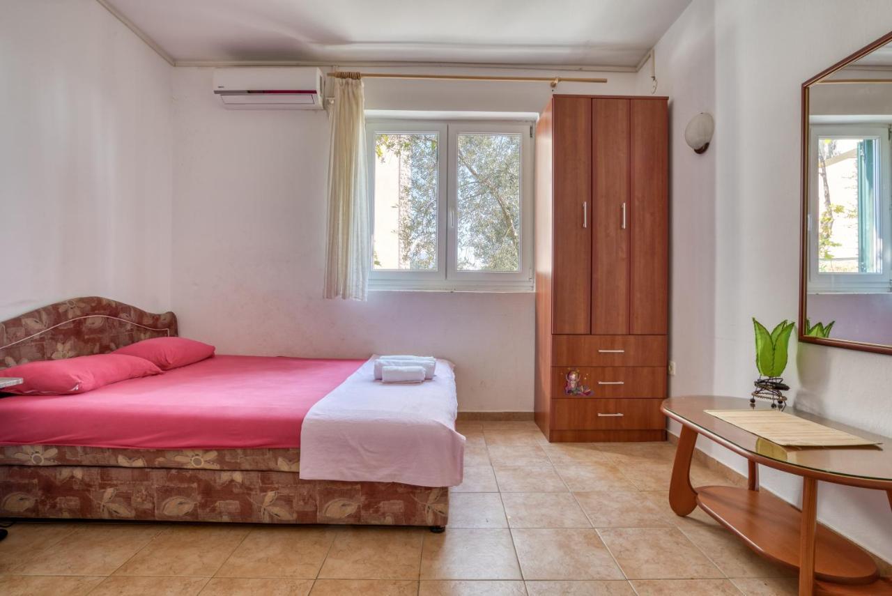 Apartmani Olga Petrovac Exterior foto