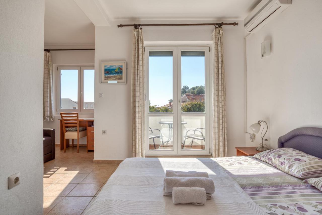 Apartmani Olga Petrovac Exterior foto