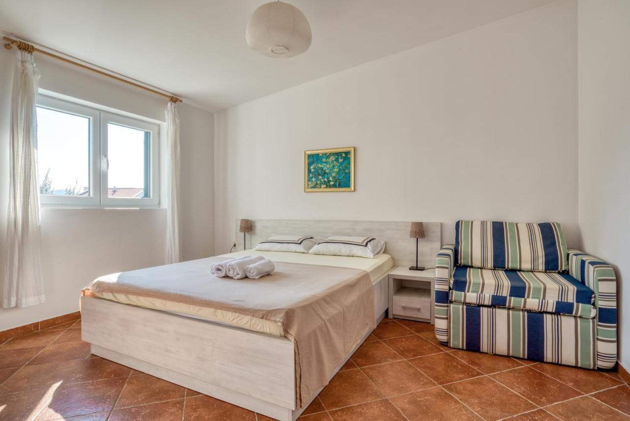 Apartmani Olga Petrovac Exterior foto